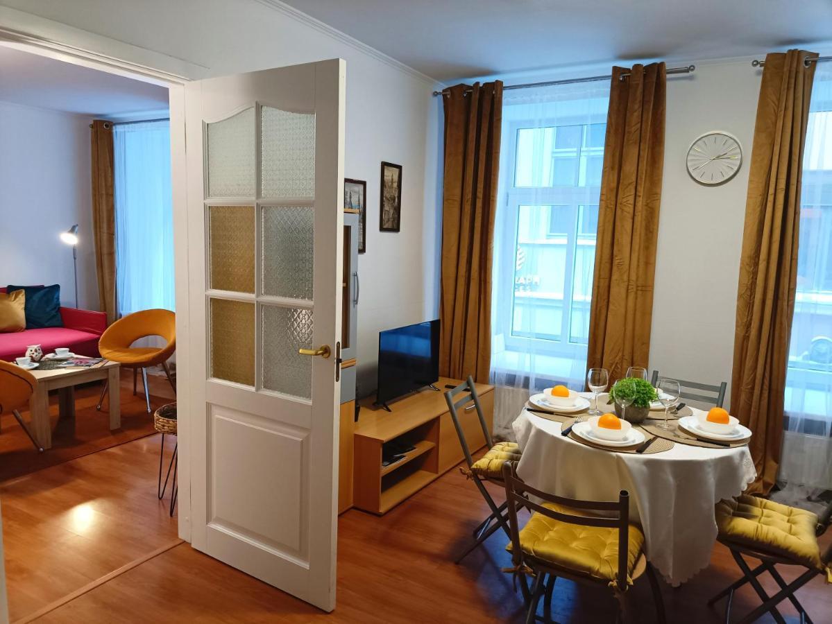 Old Town Sunny Bee Apartment Prime Location Riga Exterior foto